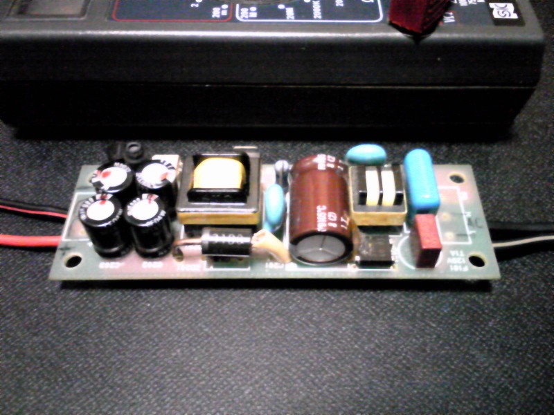 スイッチング電源の電圧を微調整する: Synthesized Malfunction